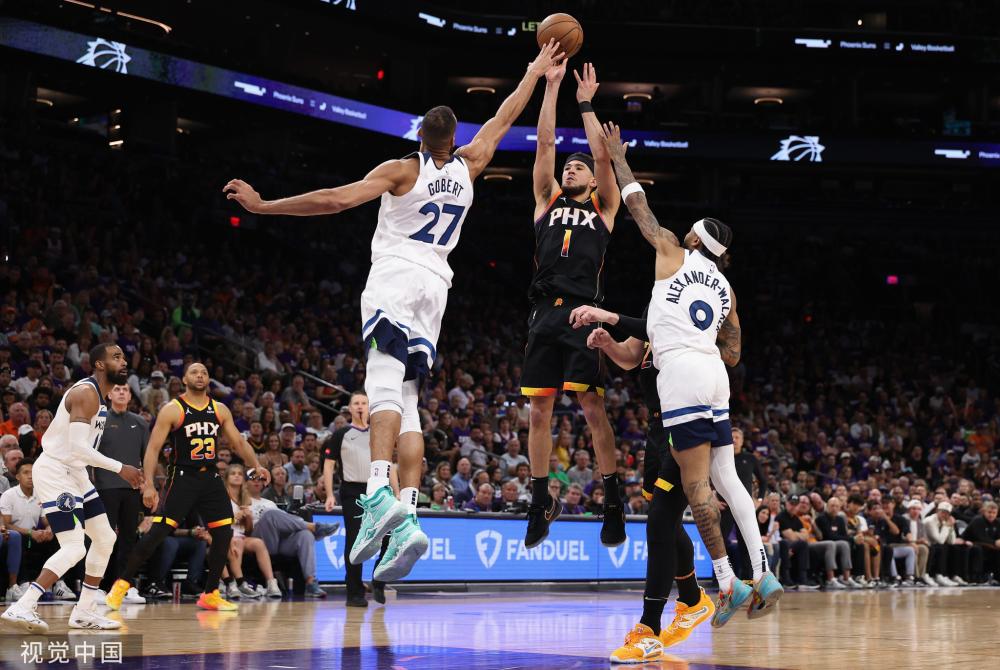 队中场核心 队中场核心